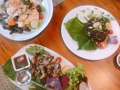 烤猪颈肉-Chom Cafe and Restaurant