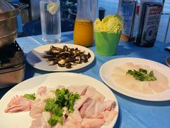 吃稻谷文昌鸡-千岛蚝高压锅生蚝·人参火锅(白云万达店)