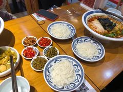 -霸蛮湖南菜·牛肉粉(荣京西街店)