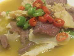 酸汤肥牛-金八仙酒店