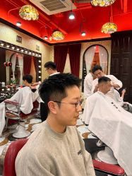 -东方先生国潮男士理发馆