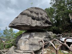 -梭布垭石林景区