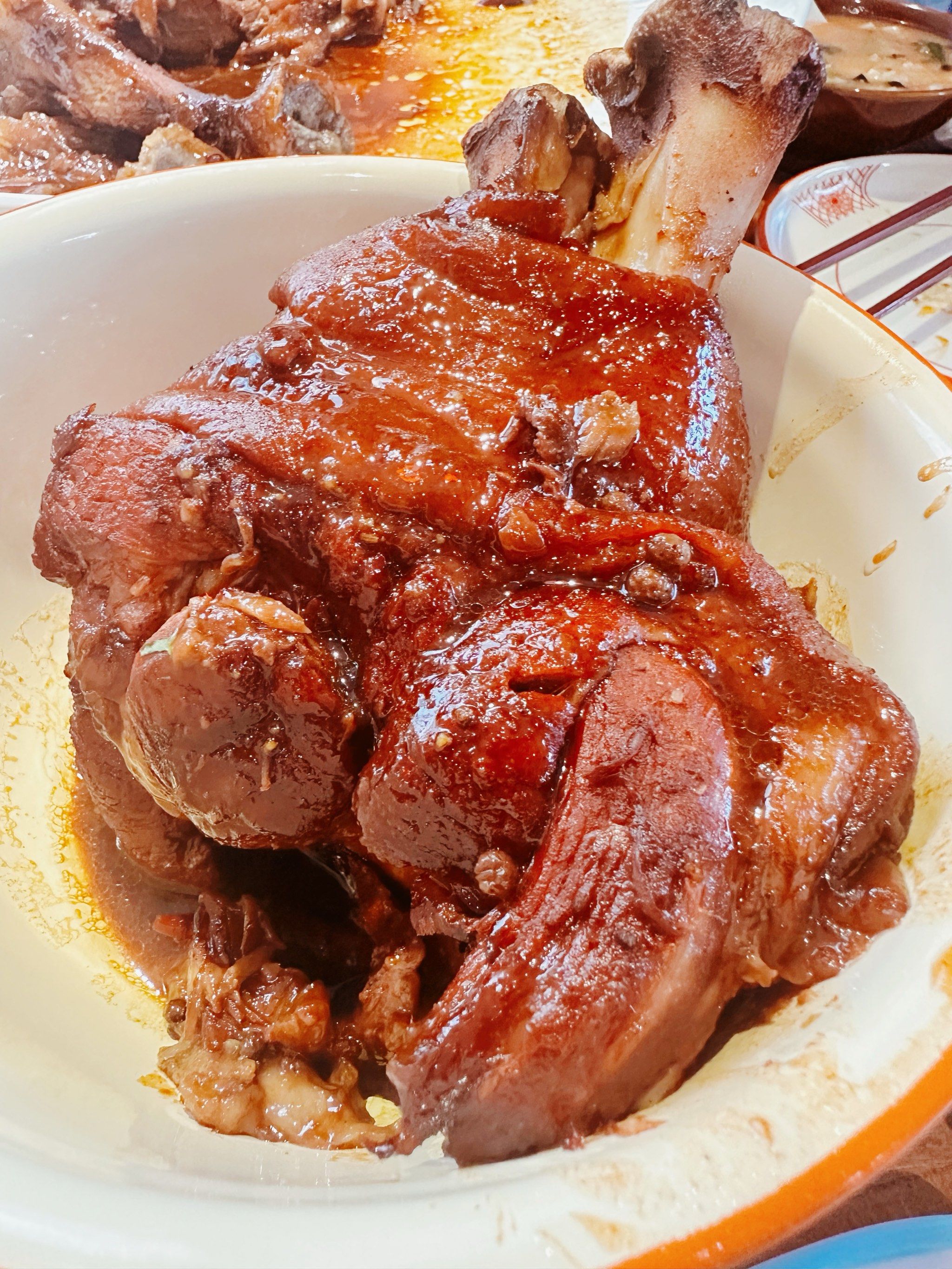 吃肘子,一定要来贵人里!