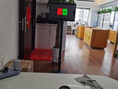 -视野联行眼镜•蔡司•依视路(温江店)