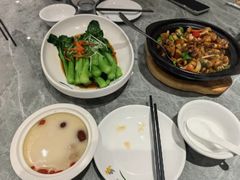 鸽杂炒菜心-朱记乳鸽王·非遗石岐乳鸽·全鸽宴(大兴旗舰店)