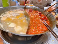 牛骨鸳鸯锅-袁山山重庆火锅(丈八北路店)