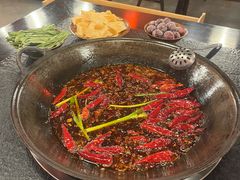 -渝井巷重庆老火锅(沈阳吉祥店)
