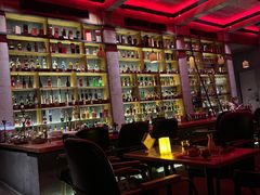 -饮湖威士忌鸡尾酒吧