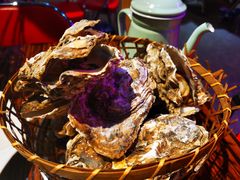 威海首家高压锅竹笼生蚝-蚝堡海鲜·威海菜·海肠捞饭·烧烤·亚洲吃蚝公司(幸福门店)
