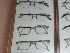 -宏宇眼镜蔡司依视路折扣店(兆佳眼镜城店)