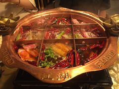 -江湖餐厅–重庆九宫格老火锅