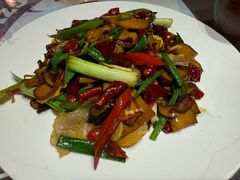 爆炒黑牛肝菌-段公子·精品云南菜