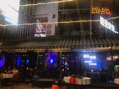 -刘姐啤酒鱼民族演艺餐厅(西街总店)