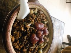 招牌鹅乸煲仔饭-阳江河堤老牌曾记美食