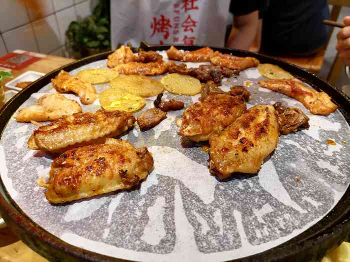 小放肆烤肉(西大店)-"[薄荷]环境:一进门就特别的宽敞堂亮,.