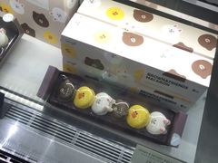 -LINE FRIENDS Garosu-gil Flagship Store