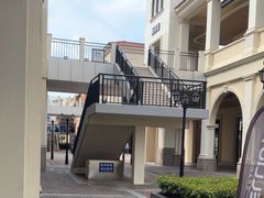 -百联奥特莱斯广场(南京店)