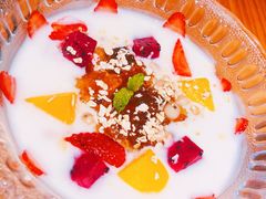 -POKEE VIA&Brunch·维娅(重庆来福士店)