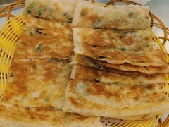香煎葱油饼-东江渔村·古典园林·30年粤菜老字号(太和店)