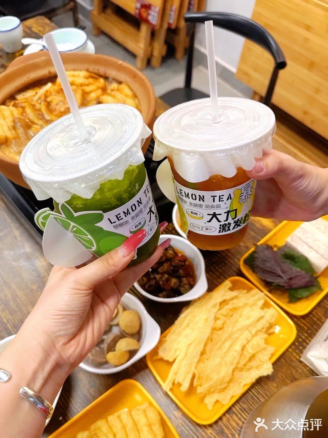 臭宝！五和这家鸭掌螺蛳粉火锅新店我不允许你错过！