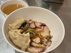 叉烧馄饨面-亚明蟹肉面特大虾饺(สีลม)