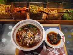 -呷佬·长沙手工米粉(金沙江路店)