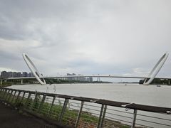 -南京眼步行桥
