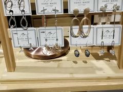 -九木杂物社(新奥购物中心店)