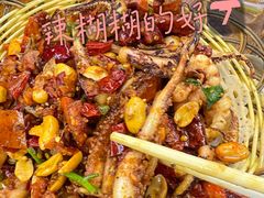 -老东镇啤酒屋海鲜加工·蒸汽海鲜·海鲜烧烤(台东店)