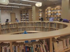 -漕河泾街道图书馆(漕河泾社区文化活动中心店)