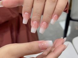 -爱纶美·美甲美睫半永久