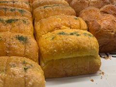 -HOT CRUSH趁热集合·现烤面包(上海环球港店)