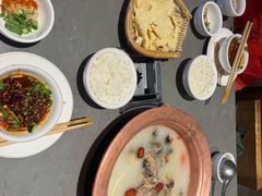 -阿婆情腊排骨火锅·野生菌季(古城旗舰店)