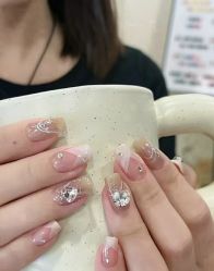 -悦指间美甲美睫