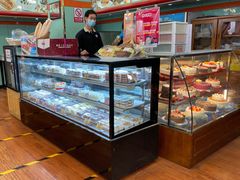 面包甜点陈列柜-新侨三宝乐面包店(崇文门店)