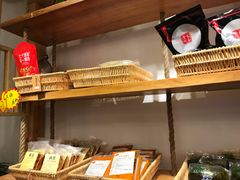面包甜点陈列柜-锅圈食汇火锅烧烤食材超市(星河国际店)