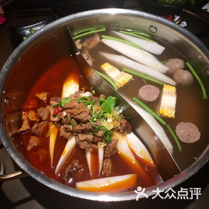 左庭右院潮汕鲜牛肉火锅(簋街店)特色牛腩鸳鸯锅图片 - 第1张