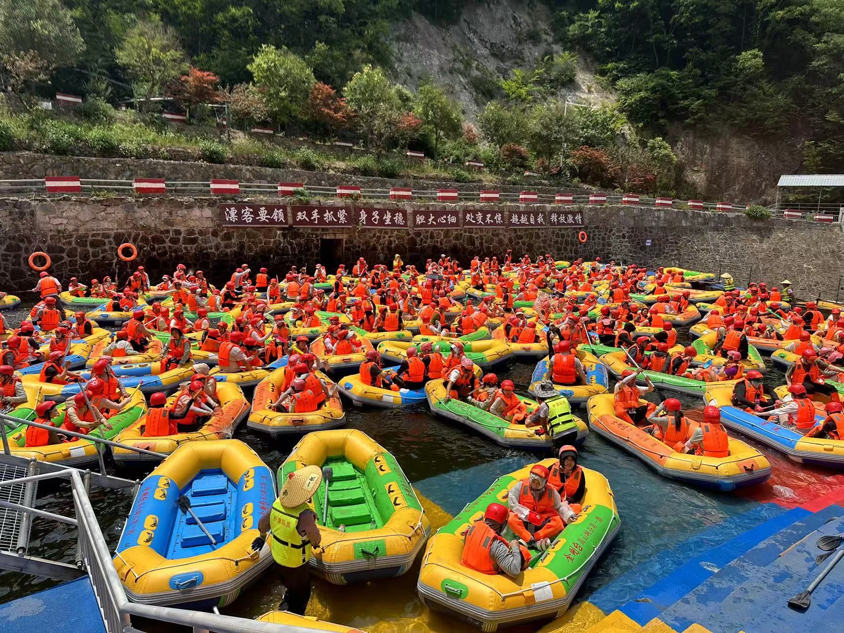 夏日乐园漂流好去处 #点评夏日有凉方 
6月份去了河南金刚台漂流