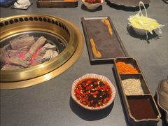 -铭牛烧肉·和牛海鲜自助(高新月牙湖店)