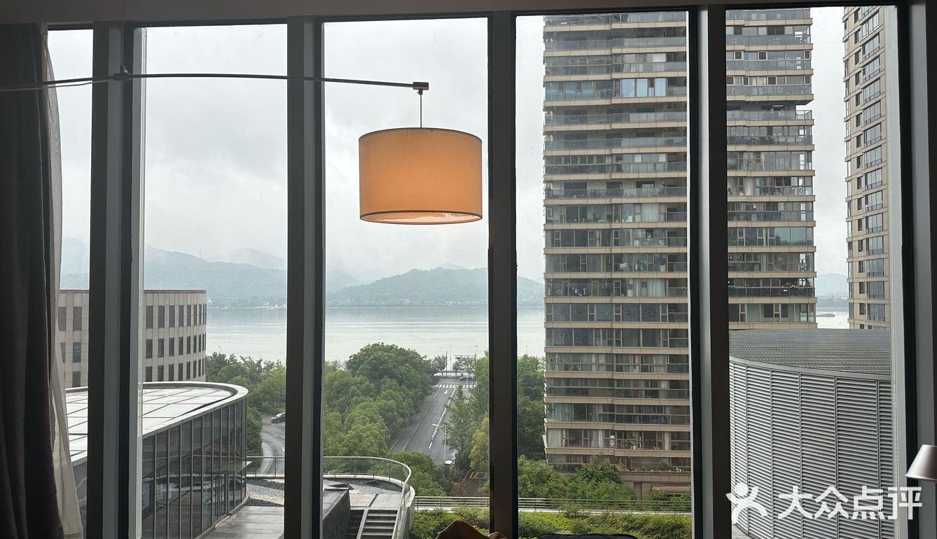 穿梭五星酒店餐厅系列18: 杭州艾美意外的好