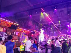 -喜鹊音乐酒馆(西街店)