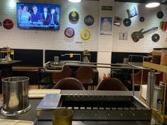 大堂-長壹旋转烤吧 农家鸡火锅
