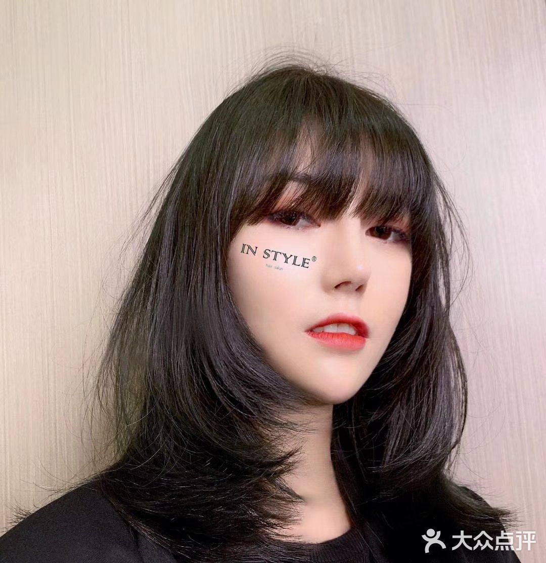 这样的锁骨发 冷色系 修饰脸型的刘海才高级