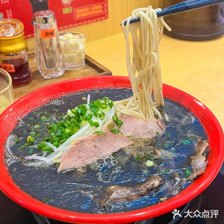 不出广州吃日本本土人气拉面🍜豚骨浓汤一口便心动！