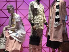 -PRADA普拉达(国际广场店)