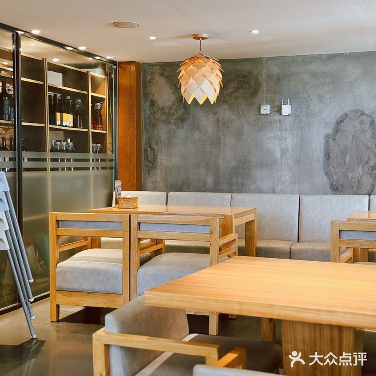 酸酸辣辣的云南菜，太容易吃撑了