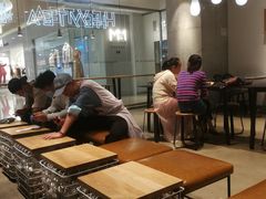 大堂-喜茶(深圳东门1234店)