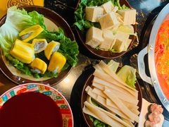 -憨孃孃·重庆老火锅(红山黑金店)