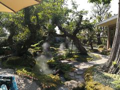 -Chom Cafe and Restaurant