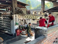 -满記土窑烧鷄波浪山莊